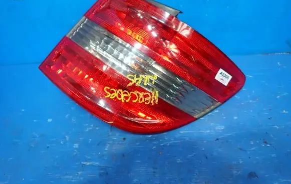 Mercedes-Benz B W245 Rear/tail lights A1698202664