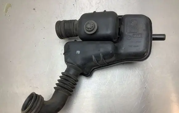 Alfa Romeo 159 Intake resonator 50516215 A947
