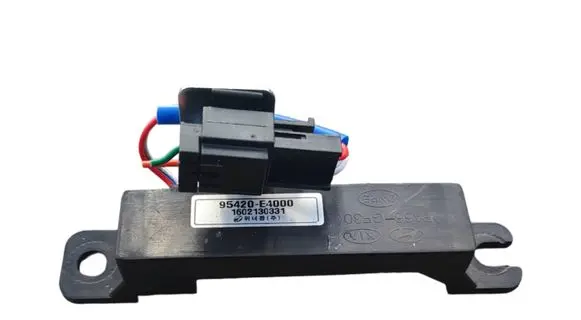 KIA Soul Aerial antenna amplifier 95420E4000 1602130331