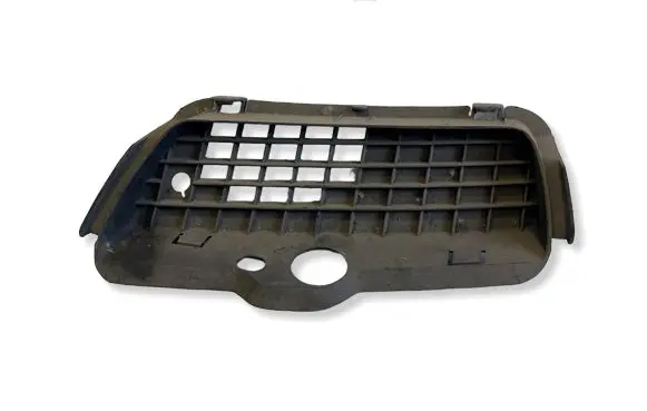 Volkswagen Golf III Front bumper lower grill 1H6853666