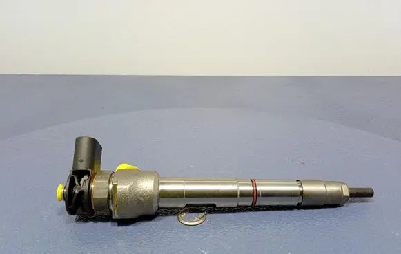 Volkswagen Arteon Fuel injector 05L130277E