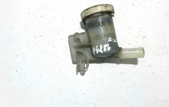 Audi A4 S4 B6 8E 8H Brake fluid reservoir 