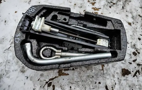 Seat Ibiza IV (6J,6P) Other trunk/boot trim element 