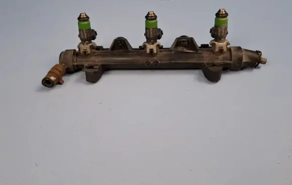 Volkswagen Polo IV 9N3 Fuel main line pipe 03E133320A