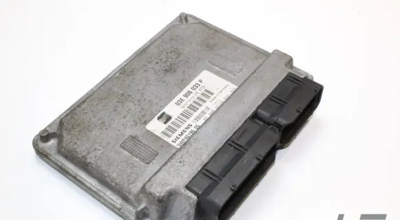 Volkswagen Polo Engine control unit/module 03E906033P