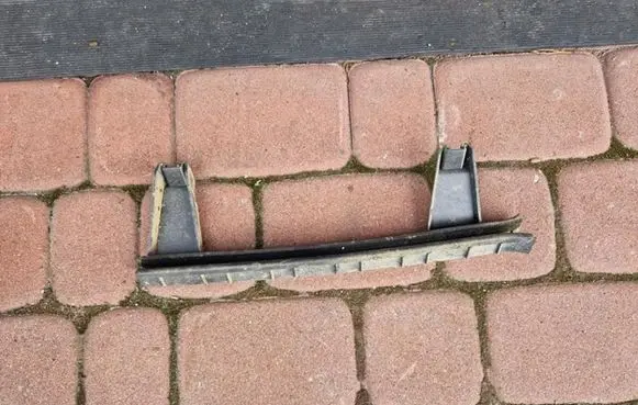 Fiat Doblo Front door windshield rail 51810882