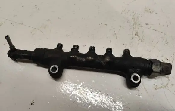 Fuel main line pipe