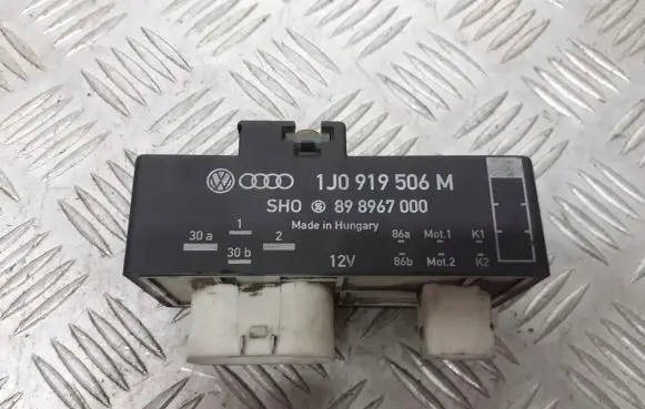 Seat Ibiza III (6L) Coolant fan relay 1J0919506M