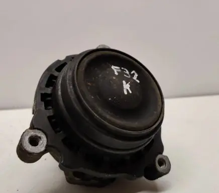 BMW 4 F32 F33 Engine mount bracket 6787657