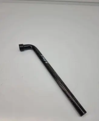 Jaguar F-Pace Wheel nut wrench D8L5A4716