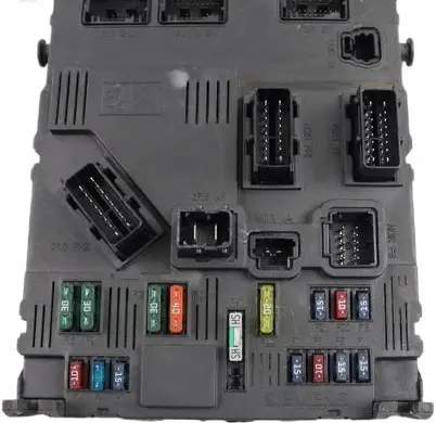 Peugeot 206 Fuse module 9652474880 S118085120C BSIE03