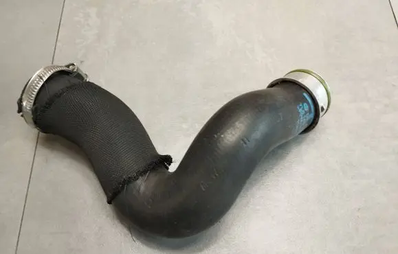 Audi Q7 4L Intercooler hose/pipe 7L6145738A