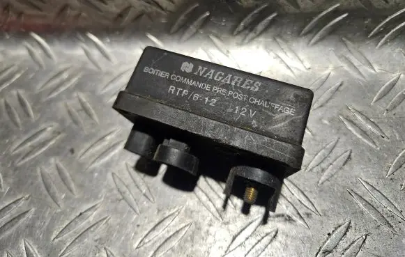 Renault Megane I Glow plug pre-heat relay 7700107794