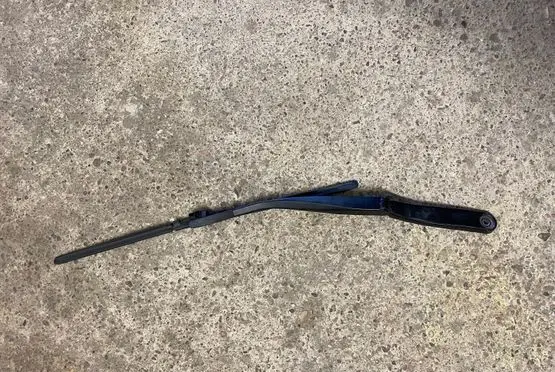 BMW 5 F10 F11 Front wiper blade arm 7182459
