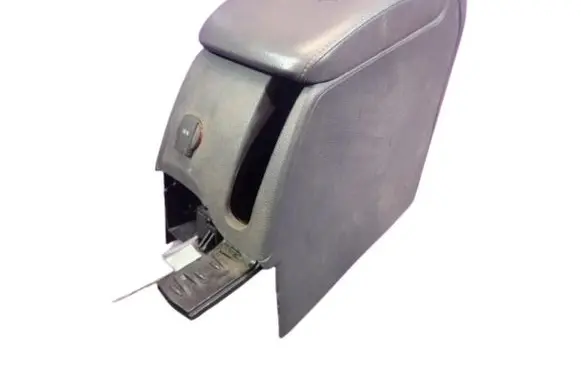 Volkswagen Jetta V Armrest 