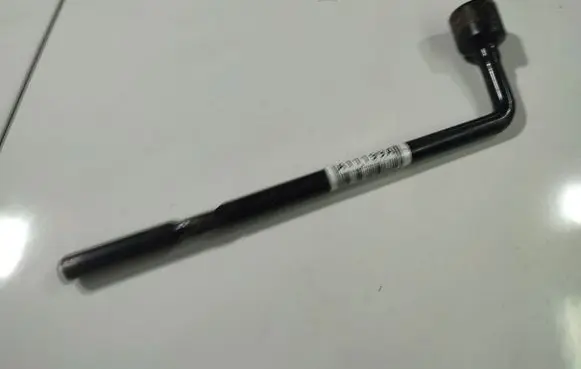 KIA Ceed Wheel nut wrench 