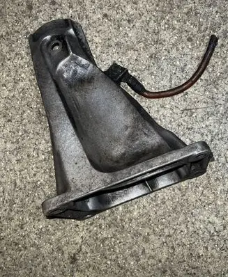 BMW 5 E60 E61 Engine mounting bracket 6761150 73681310 EN1706