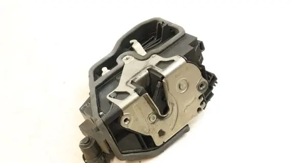BMW M6 Front door lock 4391207