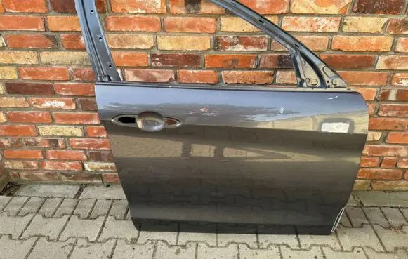 Alfa Romeo Stelvio Front door