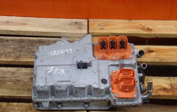 Volvo XC60 Voltage converter inverter 32144041