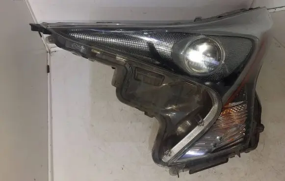 Toyota Prius (XW50) Headlight/headlamp 2A16817