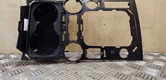 Cup holder front