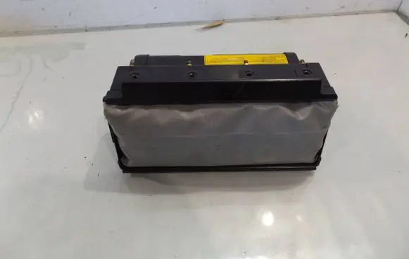 KIA Carens II Passenger airbag