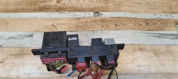 Volkswagen Golf IV Fuse module 8L0941822
