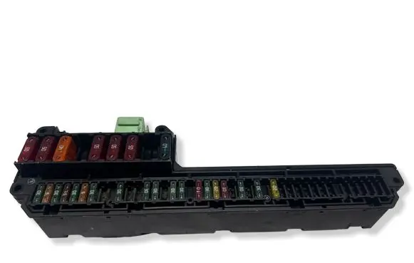 BMW 5 E60 E61 Fuse module 25613290