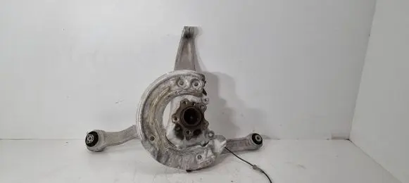 BMW 5 G30 G31 Front wheel hub 6884383 688438301 6871191