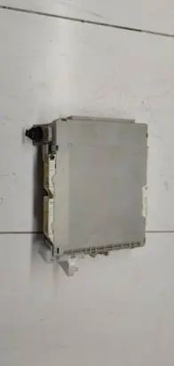 Toyota Yaris Fuse module 8273052F80 MB2380008334