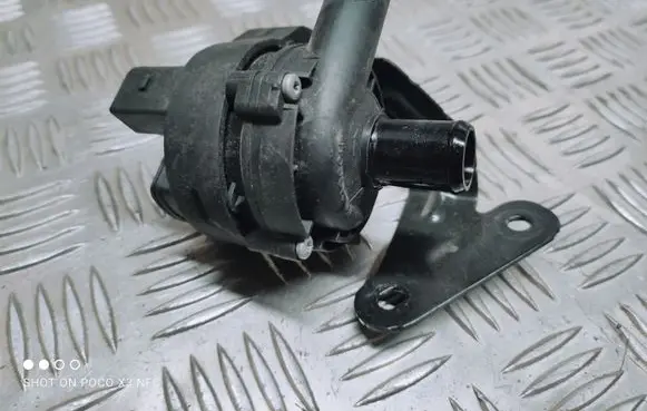 Mercedes-Benz A W176 Electric auxiliary coolant/water pump A2118350364 A2118350028