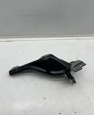 Radiator mount bracket