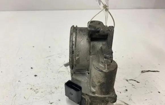 Volkswagen Golf V Throttle valve 03G128063C