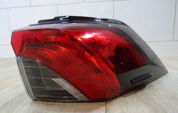 Toyota RAV 4 (XA40) Rear/tail lights 8155042230