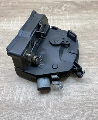 BMW X5 E53 Front door lock 8402540