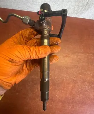 Fuel injector