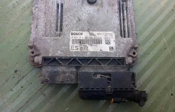 Opel Signum Engine control unit/module 55205632 1039614419 0281013409