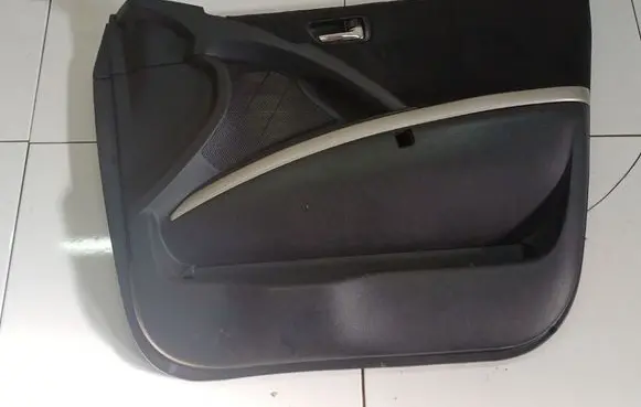 Toyota Corolla Verso AR10 Front door card panel trim 677770F010