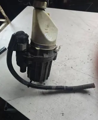 Opel Zafira B Power steering pump 7625062115