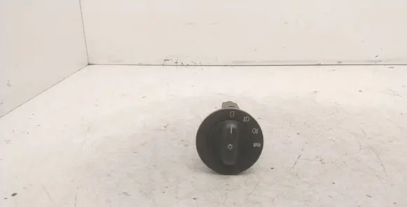 Fog light switch