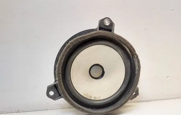 Toyota Yaris Front door speaker