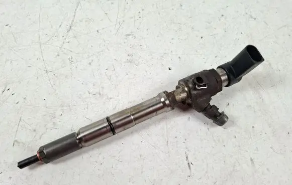 Volkswagen Golf VI Fuel injector 03L130277B