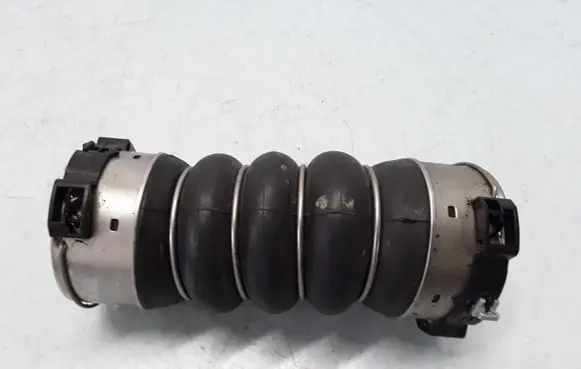 BMW 5 F10 F11 Intercooler hose/pipe