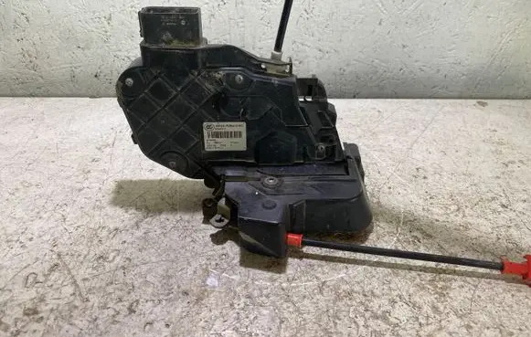 Ford Mondeo MK IV Front door lock 6M2AR26413EC A048317