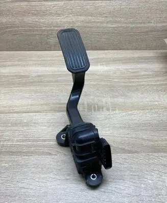 Toyota Prius (NHW20) Accelerator throttle pedal 7812047050 1988003200