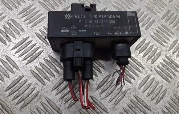 Skoda Fabia Mk1 (6Y) Coolant fan relay 1J0919506M
