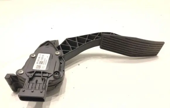 Chevrolet Orlando Accelerator throttle pedal 13253781