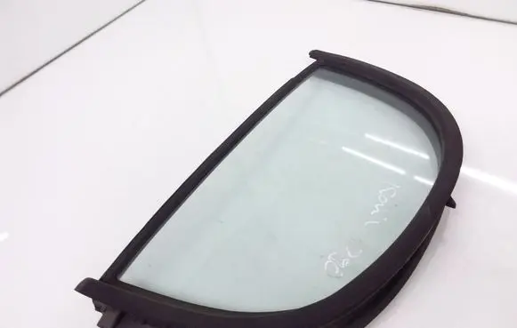 Toyota Yaris Rear vent window glass AS2