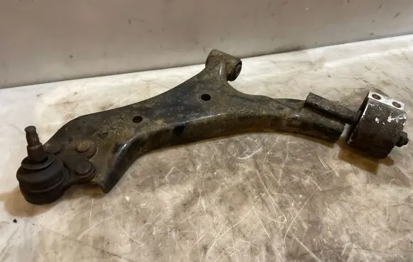 Front lower control arm/wishbone